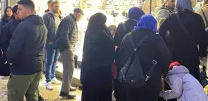 Kuyumcuların önünde altın kuyruğu