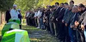 Pazardan mezara: 3 kardeş ve enişteleri yan yana defnedildi