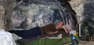 Depremden sonra mağarada yaşamaya başlayan adamı yıkan karar