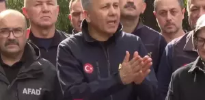 Depremin vurduğu Sındırgı’da son durum Bakan Yerlikaya ilçe merkezinden anlattı