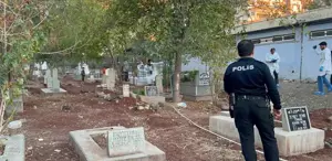 Eşinin kabrini ziyarete giden şahıs, mezarda korkunç manzarayla karşılaştı