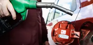 Benzine gece yarısı 1 lira 14 kuruşluk zam