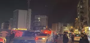 Gebze’de yıkılan binanın yakınındaki binada çatırtı sesleri Acilen tahliye edildi