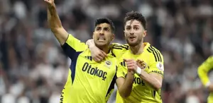 5 gol, 2 kırmızı kart çıkan tarihi derbide Fenerbahçe 2-0’dan geri dönüp Beşiktaş’ı devirdi