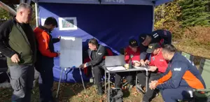 Kayıp anne ile oğlu günlerdir aranıyor: Bu kadını köyden bir araç aldı