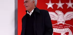 Mourinho’nun hakemlerle derbi bitmiyor Yenilgi sonrası ateş püskürdü