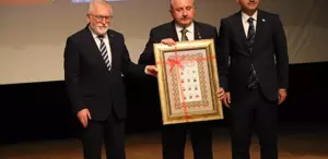 Mustafa Şentop: Üniversiteyi bitirmiş olmak, evlenme yaşını yukarıya taşıyor