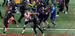 Futbol sahası ringe döndü, tam 24 kırmızı kart