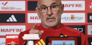 İspanya teknik direktörünün Türkiye maçı biter bitmez yaptığı hareket olay oldu