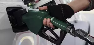 Akaryakıta bir zam daha Psikolojik sınıra dayandı