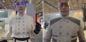İran’ın ’’insanı robotları’’ fuara damga vurdu Gerçek ortaya çıkınca alay konusu oldu