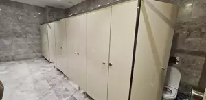 AVM çalışanı kadınlar tuvaletinde kabusu yaşadı Kabinin altından...