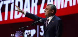 Bu mesaj Kılıçdaroğlu’na mı Özgür Özel’in sözleri salonda alkış tufanı kopardı