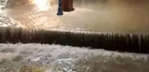 Sarı kodla uyarılan kentte denizle kara birleşti, tarihi çarşı göle döndü