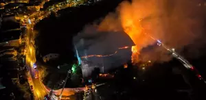 İstanbul’da tarihi köşkü küle çeviren yangın