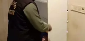 Kapağı açan polis, fuhuş için bekleyen 9 kadınla göz göze geldi