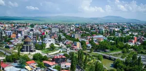 Merkez nüfusu 100 bin olan Kars’ta araç sayısı 50 bini aştı