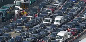 Trafikte 10 dakika kalana devlet otoyol geçiş ücretini geri ödeyecek