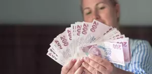 Emeklilerin beklediği ödemeler hesaplara yattı