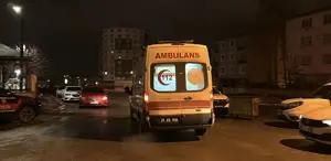 Sokakta boğazından bıçaklanmış halde ölü olarak bulundu