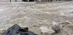 Kenti hortum vurdu Besici ve üreticilerin kaybı büyük