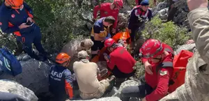 Ölümle burun buruna 24 saat Yaşlı kadın 5 metrelik yarıkta sıkışmış halde bulundu