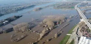 İki ilde kırmızı alarm Tahliyeler başladı, yollar kapandı