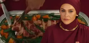 Domuz eti sahnesi pahalıya patladı Darbe üstüne darbe