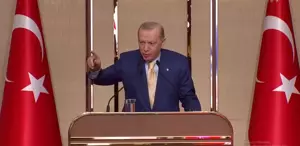 Erdoğan, açılan formayı görünce konuşmasını böyle kesti