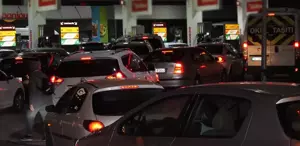 İstasyonlarda kuyruğa girenlere kötü haber: Motorin zammı iptal edildi