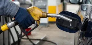 Brent petrolün varili vadeli piyasalarda 85 doları aştı