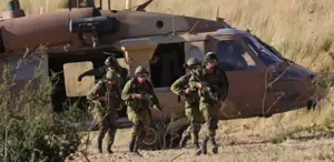 İsrail ülkeye sızmaya çalıştı, helikopteri düşürüldü Onlarca ölü var