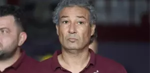 Trabzonspor Yardımcı Antrenörü Orhan Kaynak, tesislerde geçirdiği kalp krizi sonrası kaldırıldığı hastanede hayatını kaybetti