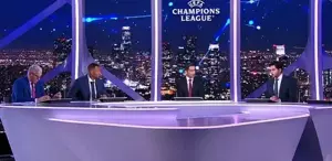 Galatasaray-Liverpool maçını yorumlarken telefonlarına gelen sesle şoke oldular