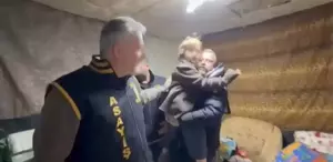 Türk babanın Alman sevgilisinden kaçırdığı çocuk, 7 yıl boyunca tutulduğu harabe evde bulundu