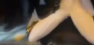 Elleri ve ayakları bantlanarak akranları tarafından darbedildi