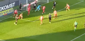 Boş kaleye gol atamadı