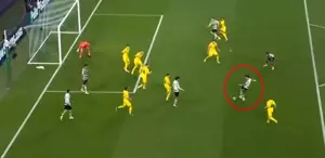 Bütün dünya ayakta alkışlıyor Peri masalı kötü bitti