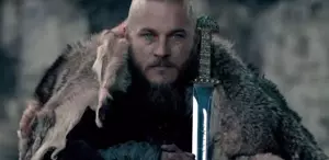 Vikings’in yıldızı Adnan Polat’ın yanında