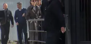 Hakkında yakalama kararı çıkarılan Hande Erçel gözaltında İfade verip, Adli Tıp’a sevk edildi