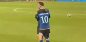 Tarihi maçtan sonra viral olan görüntü