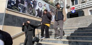 Eskort siteleri üzerinden kadın pazarlayanlara operasyon 9 kişi tutuklandı