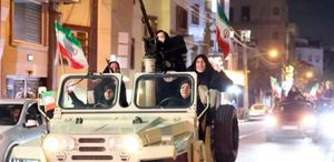 İranlı kadınlar da silah kuşanıp sokağa çıktı Verdikleri mesaj net