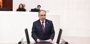 Meclis’te makam aracı restleşmesi: Belge getirsinler özür dileyeceğim