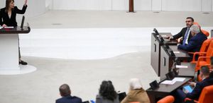 Meclis’te tansiyon yükseldi: Ben senin bildiğin kadınlara benzemem
