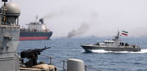 Hürmüz Boğazı’nı geçmeye çalışan 2 gemiye ateş açıldı