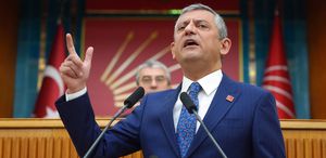 Özgür Özel’den hodri meydan: 55 milletvekilinin istifasını getirmeyen namerttir