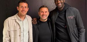 Okan Buruk’un sağındaki ismi tanıdınız mı Galatasaray maçında sürpriz misafir