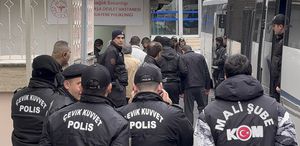 Uşak Belediyesi’ne yönelik ikinci dalga operasyonda 16 kişi tutuklandı