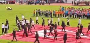 23 Nisan’da yere serilen Türk bayrağı görüntüsü olay oldu Cumhurbaşkanlığı’ndan açıklama var